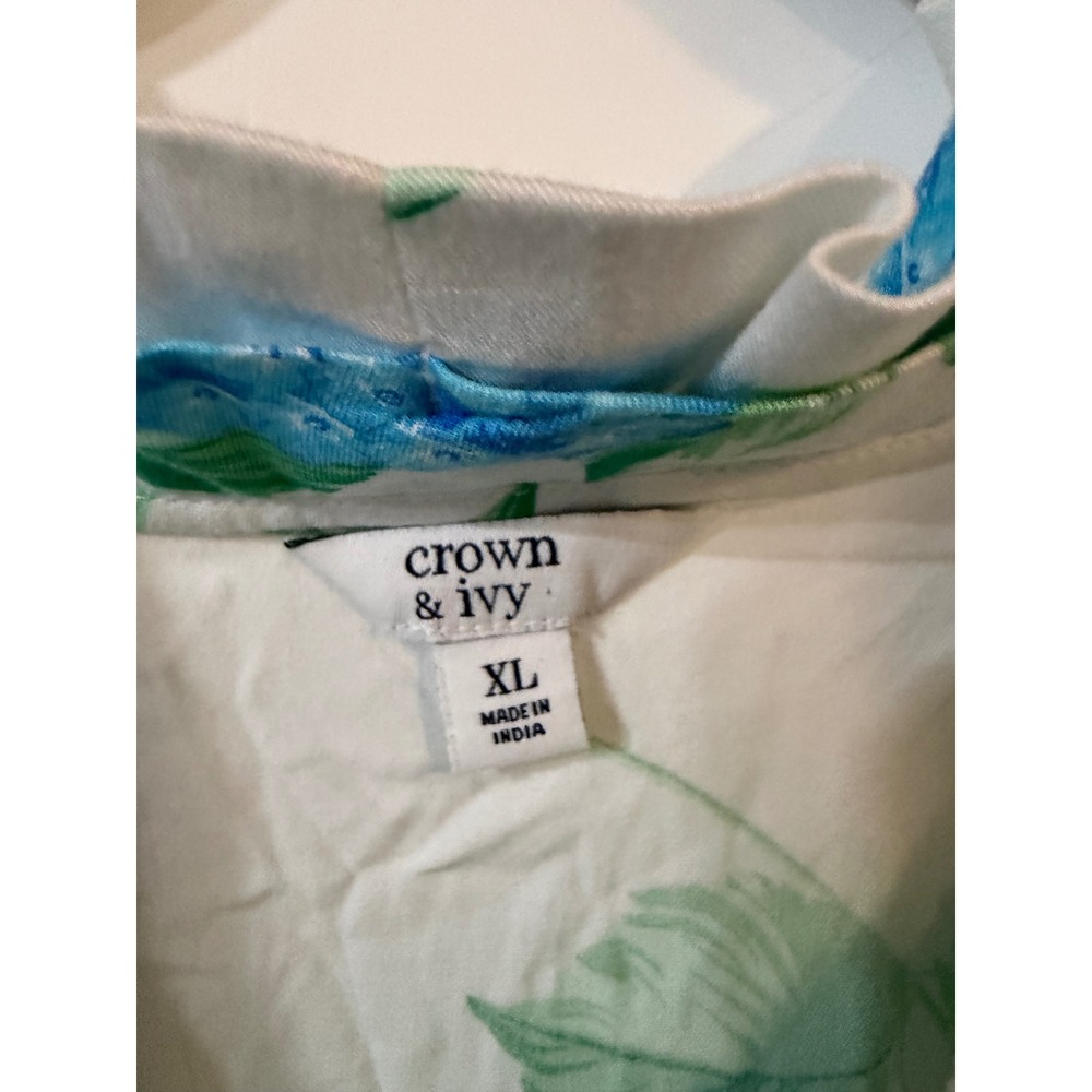 Crown & Ivy Blue Hydrangea Floral Ruffle Neck Blouse XL White 3/4 Sleeve Top - Picture 2 of 6